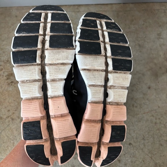 On Cloud Cloudflow Running Shoes Size 10.5 - Picture 10 of 11